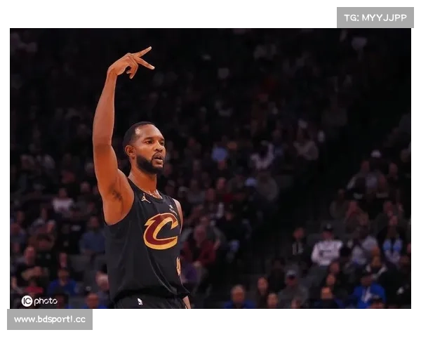 NBA官方宣布3月奖项 亚历山大怀特获月最佳球员 追梦荣膺月最佳防守球员 NBA官方宣布3月奖项 亚历山大怀特获月最佳球员 追梦荣膺月最佳防守球员