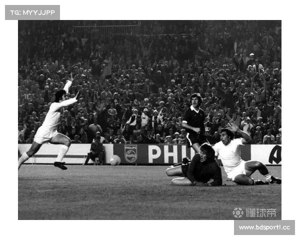 阿斯报导:皇马在赫伊森争夺战中占据优势 球员自曝是皇马忠实球迷 阿斯报导:皇马在赫伊森争夺战中占据优势 球员自曝是皇马忠实球迷