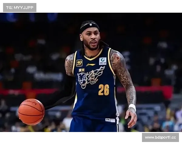 广东核心面部骨折 上海新援闪耀表现 新疆暂不换帅 孙铭徽复出重回中心 广东核心面部骨折 上海新援闪耀表现 新疆暂不换帅 孙铭徽复出重回中心