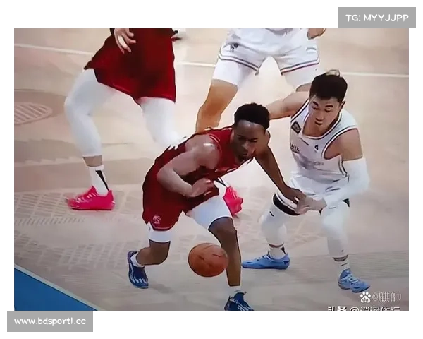 热火战平引发球迷热议 激烈对抗让比赛更具刺激性 热火战平引发球迷热议 激烈对抗让比赛更具刺激性