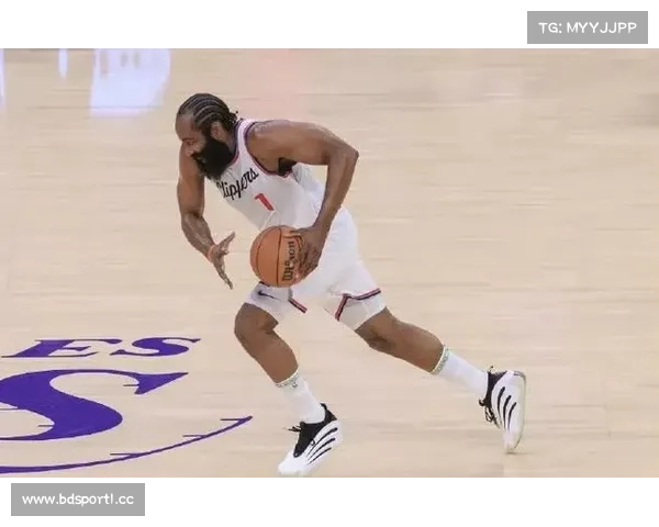 哈登助攻王宝座岌岌可危 新一代控卫崛起挑战老将霸主地位 哈登助攻王宝座岌岌可危 新一代控卫崛起挑战老将霸主地位