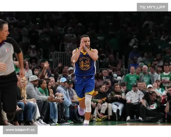 库里数据碾压对手强势统治赛场再展王者风采 库里数据碾压对手强势统治赛场再展王者风采