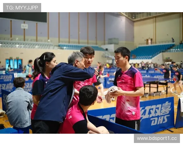 乒乓球联赛中教练组积极互动与新战术开发持续探索的创新实践